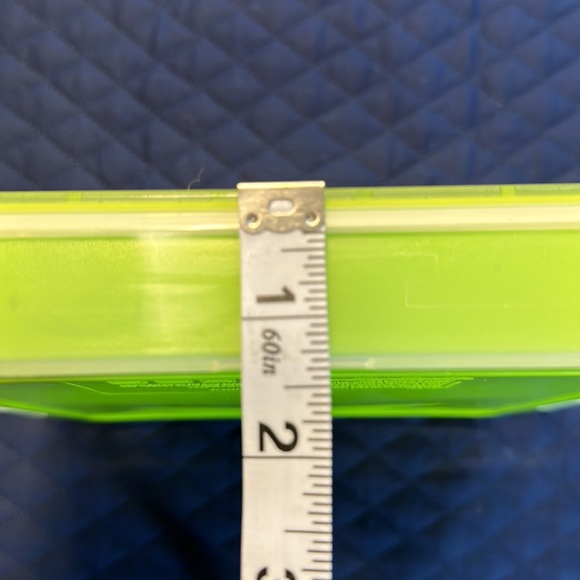 Lifemark Labs Living Well Reusable Food Container 3 compartments seal separately - Picture 8 of 8